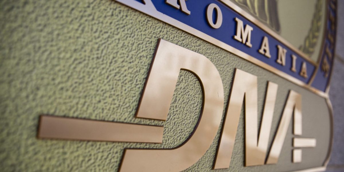 Directori din armament, arest la domiciliu. Sute de mii de euro, criptomonede ascunse