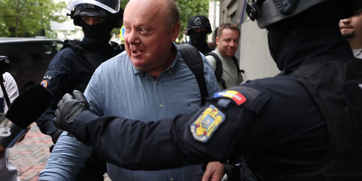 Pașca: Pensiile bolnavilor, țigări și băutură. Acuzat de furt