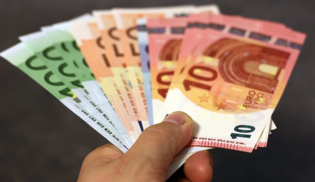 Profesoară din Germania, în concediu, recompensată 17 ani