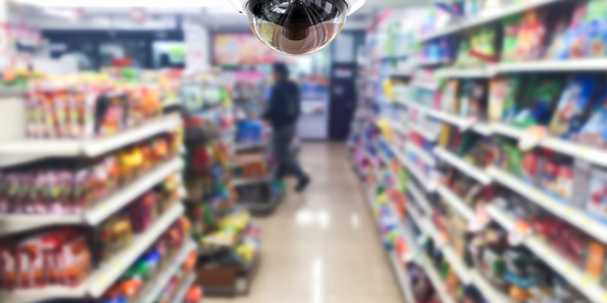 Supermarket Britanic, Acuzat de Practici Orwelliene