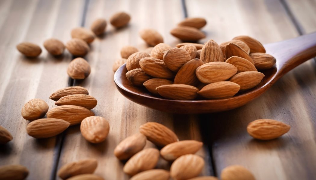 Migdale: un pumn zilnic scade colesterolul