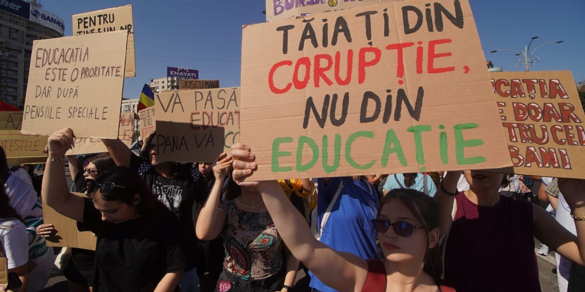Profesorii pleacă: jumătate din cadre se gândesc să renunțe