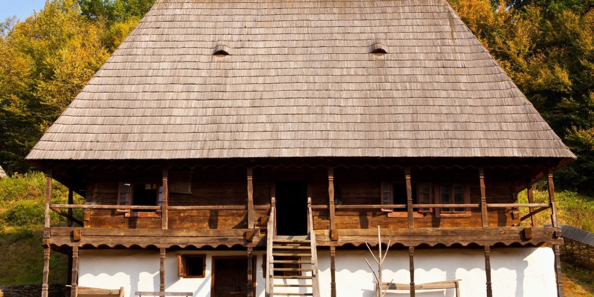 Case vechi: De ce ferestrele din pod erau minuscule. Surpriza e uluitoare