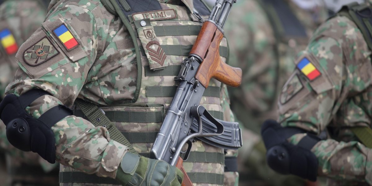 Militari blocați în carieră: Greșeli ce costă bani în Armată