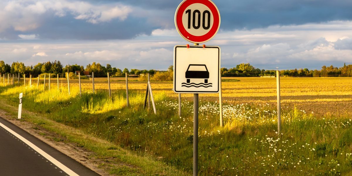 Bruxelles vrea frână automată la viteză