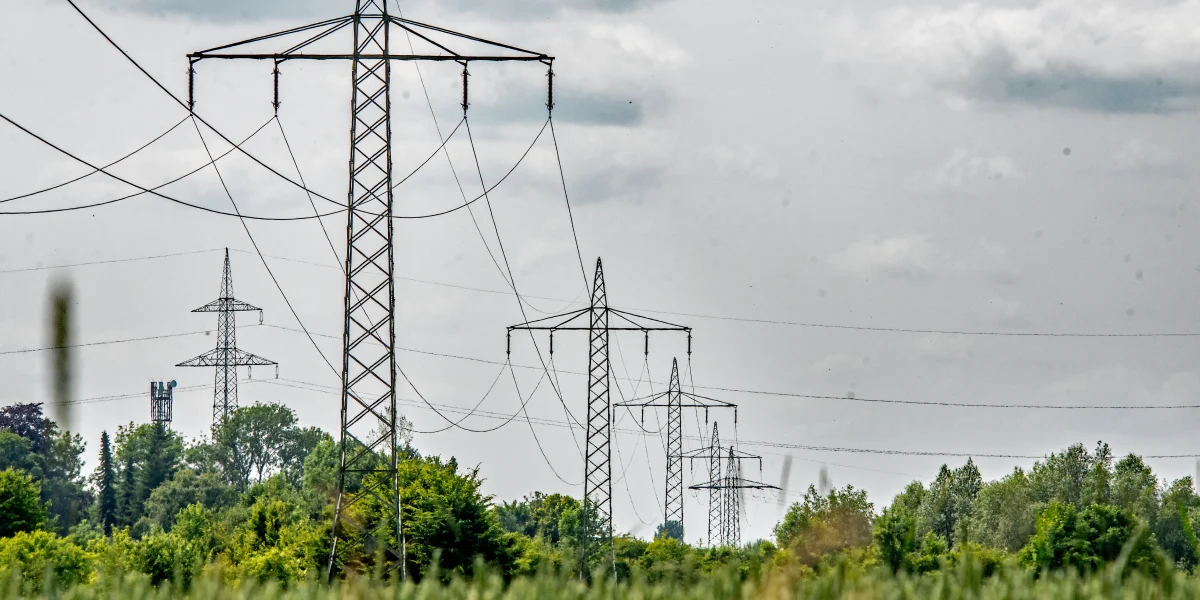 Comisia vrea electricitate ieftină: 100 miliarde euro pentru a renunța la gaz