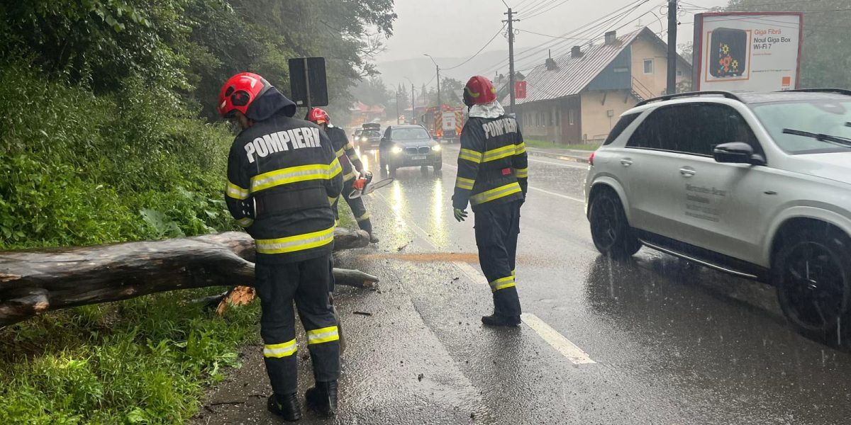 29 de localități, lovite de inundații. Autoritățile intervin!