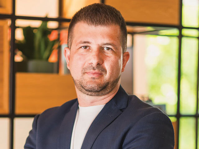 AI Atacă Firmele Micile. CEO Alpha by Zendra: Victime în Masă