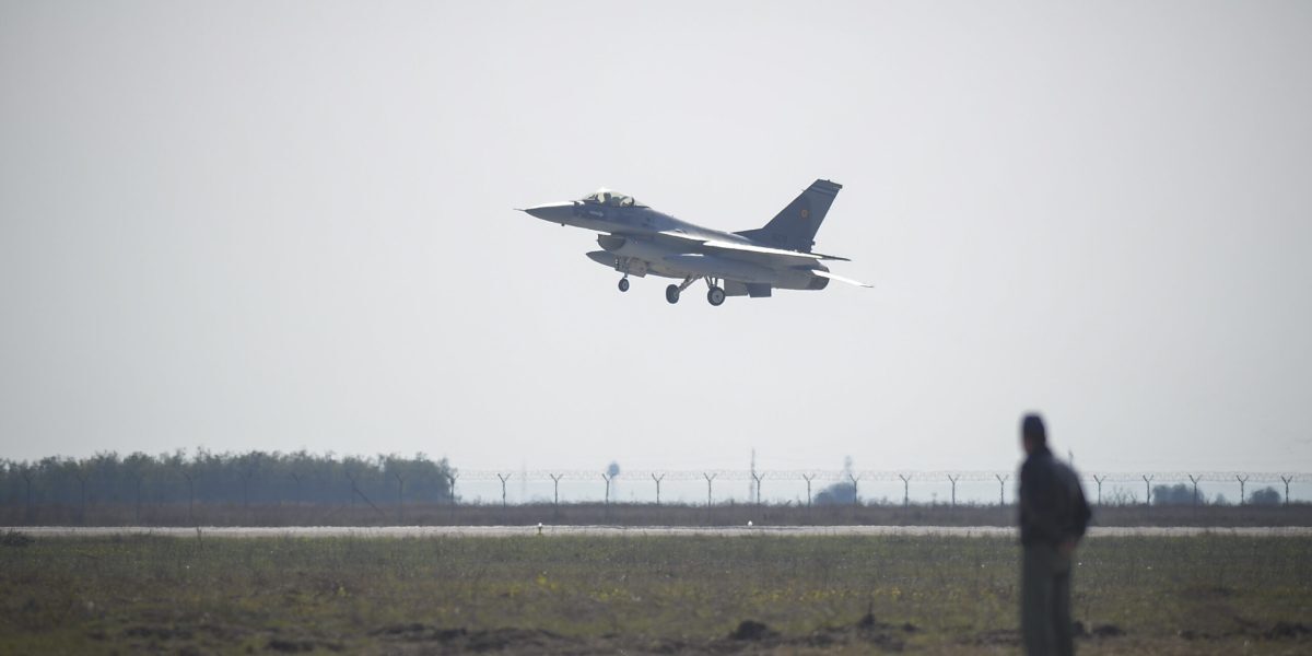 Ținte aeriene la Tulcea: Avioane F-16, la datorie