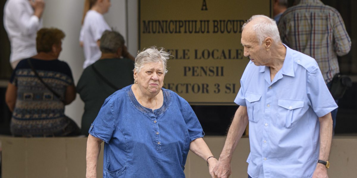 Baa3 negativ: Ce pierzi în buzunar și la cursul valutar