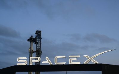 Musk vrea fabrică uriașă de sateliți pe Lună