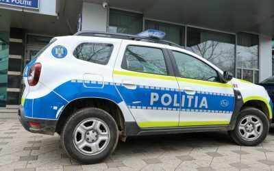Bătaie între copii de 9 ani: Mama interveniente, cu pumnii la un puști în S4