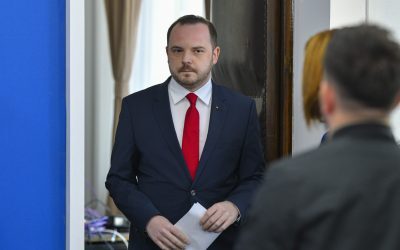 O minciună distribuită masiv rămâne tot minciună