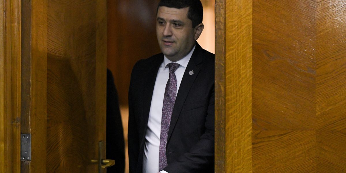 Premierul-șef, miniștrii-schimbători: planul lui Miruță pentru PSD