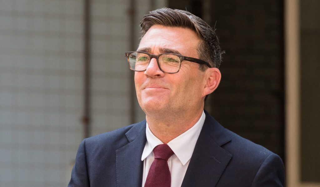 Britanie în Alertă: Premierul Convoacă Urgență din Cauza Caniculei de 37°C