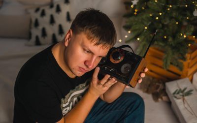 De ce ne-am blocat pe același cântec?