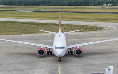 Avioane albe, explicație de milioane: de ce sunt cele mai multe așa