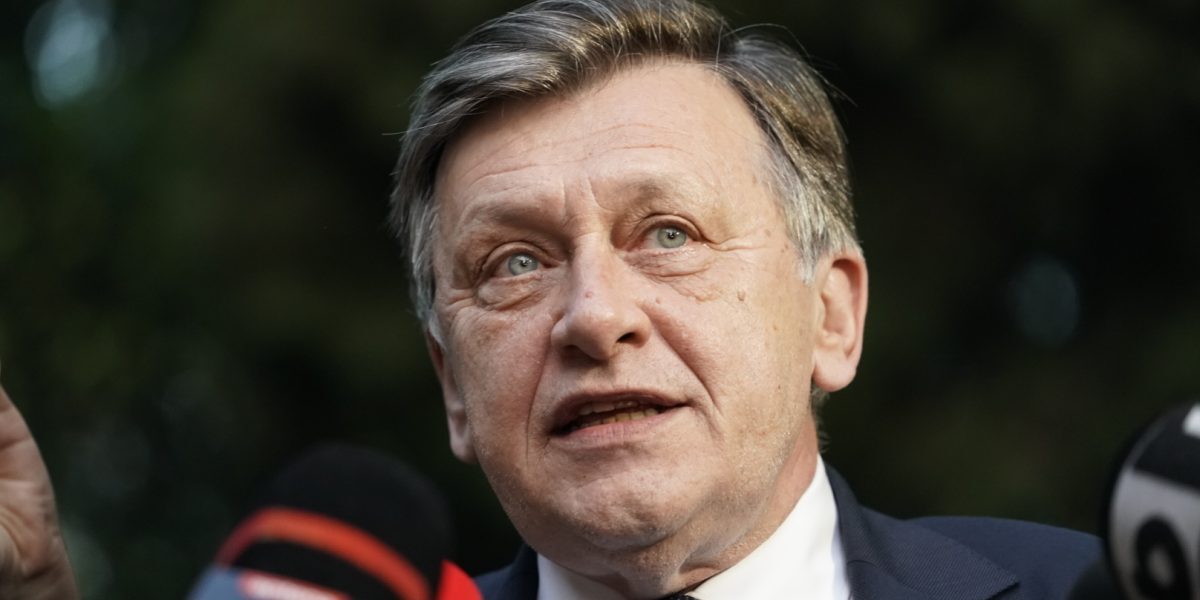 Antonescu, atac la Nicușor Dan pe fondul crizei politice