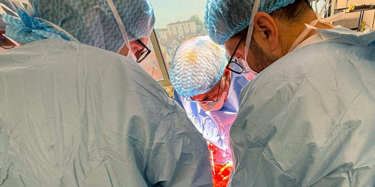 O șansă nouă pentru bolnava cu tumoare hepatică. A doua opinie salvează
