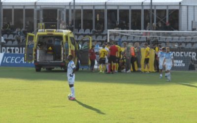Accident grav la KuPS – Universitatea Craiova: Jucător transportat la spital