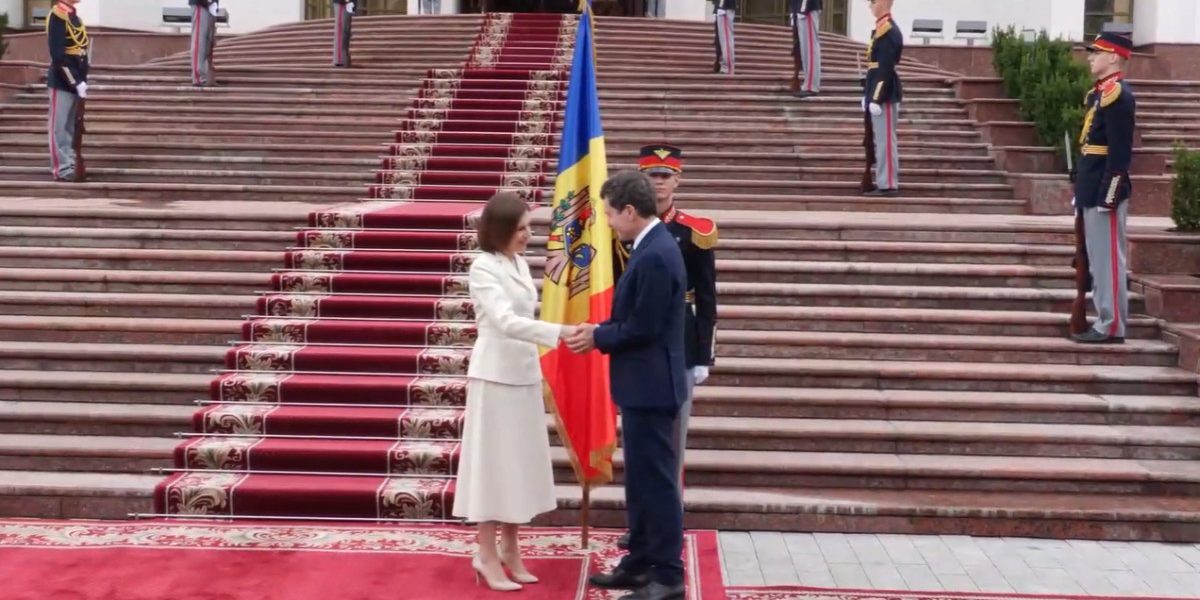 Nicușor Dan, primit de Maia Sandu la Chișinău de Ziua Independenței