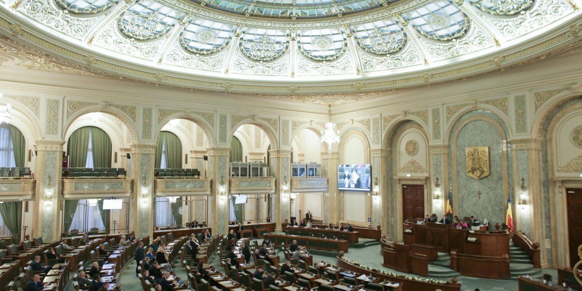 Legea Integrității, votată din nou: Fritz, fără mandat? Noi declarații de avere