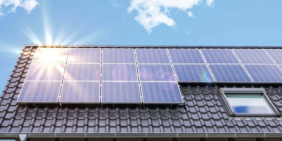 Panouri fotovoltaice: 25 de ani de viață, mai produc sau nu energie