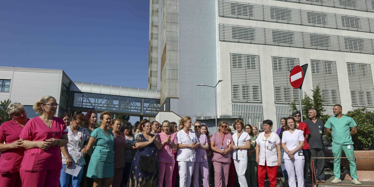 Sindicatele din sănătate cer salarii noi: Vezi modelul Guvernului