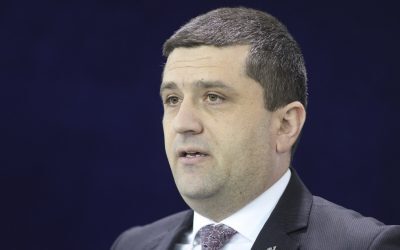 Miruță, ironie la Grindeanu pe autostradă: Ceasul la mână sau în buzunar