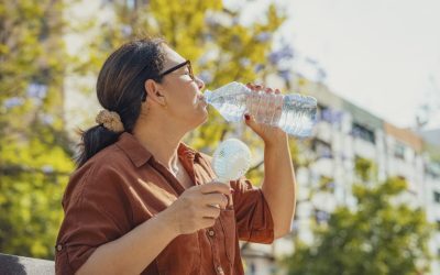 Hidratare pe caniculă: Câtă apă și ce mănânci, în funcție de greutatea ta