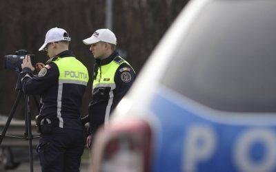 Poliția ascunsă: Radarul după copac, e legal. Ce zice legea