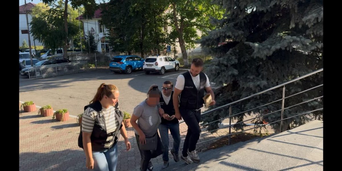 Botoșani: Femeie, reținută după uciderea și îngroparea partenerului în curte