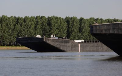 Pericol la Cernavodă: Curenți periculoși în Dunăre după scufundarea barjelor