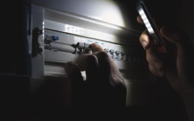 România, pe muchie de cuțit: Scurtcircuite și pene de curent din cauza investițiilor