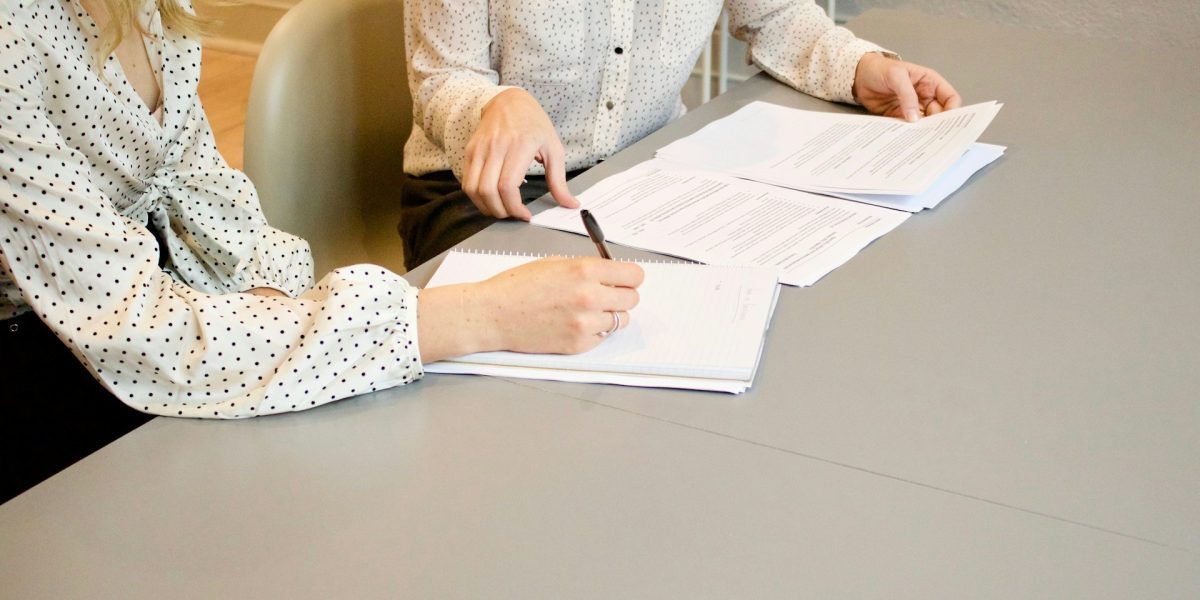 Cadastru blochează 5.000 de tranzacții: Bănci dau răgaz clienților
