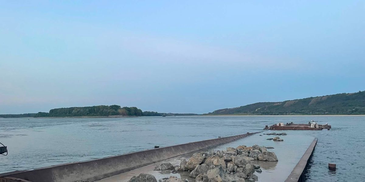 Cabluri cedate: Tensiune la Cernavodă, barjele au salvat Reactorul 2