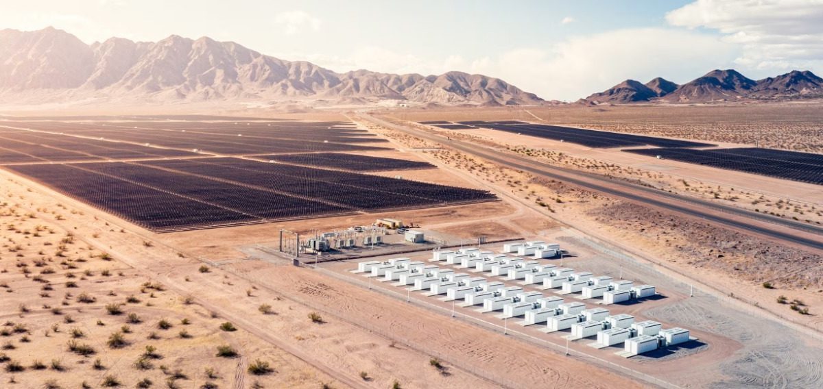 Musk bagă baterii Tesla în AI. Miza uriașă a proiectului