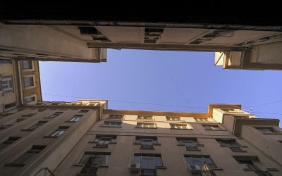 București: De la cartofi aruncați la internet ieftin, BBC dezvăluie anii ’90-’00