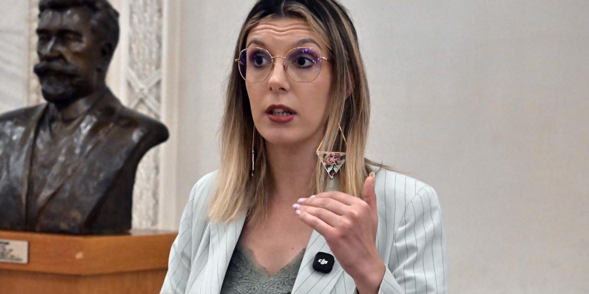 Buzoianu acuză Romsilva: Mașini pentru sindicat la proteste