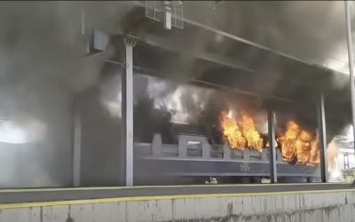 Incendiu la trenul Regio 2030: Patru trenuri de călători, blocate
