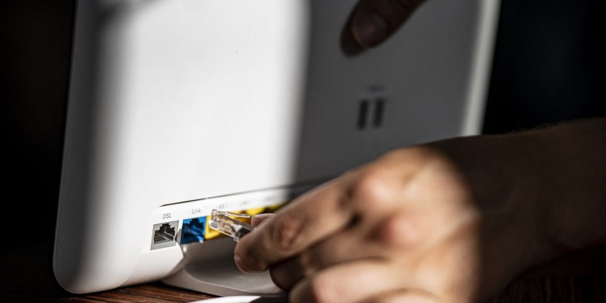 Router puternic, Wi-Fi slab? Soluția neașteptată acoperă tot