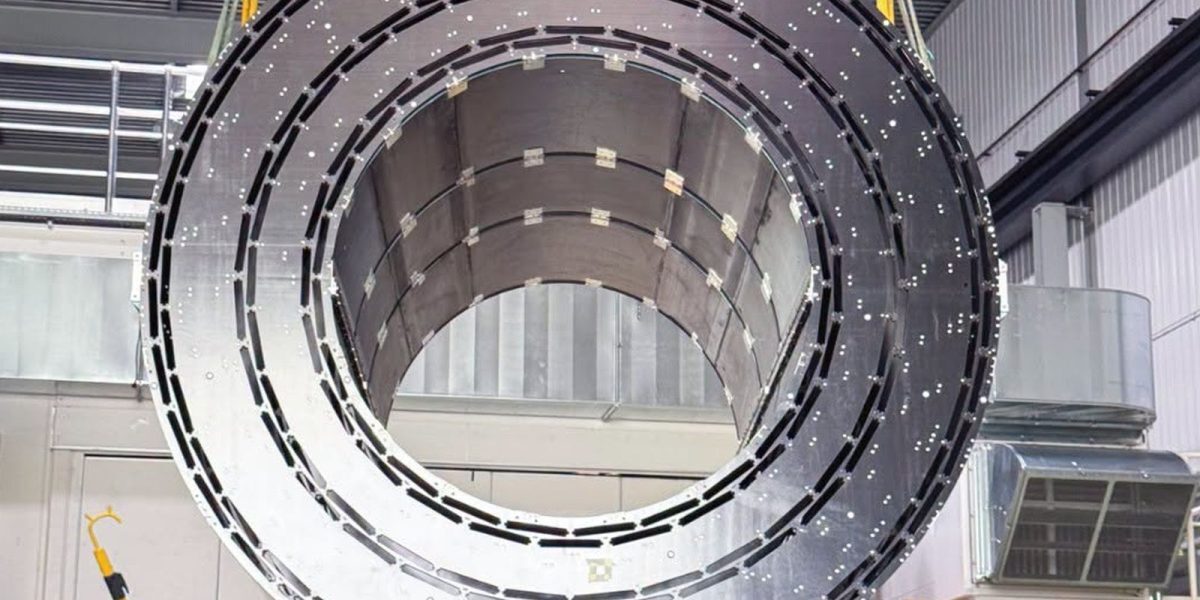 Piesa CERN, vitală pentru viitorul LHC, a ajuns la Geneva