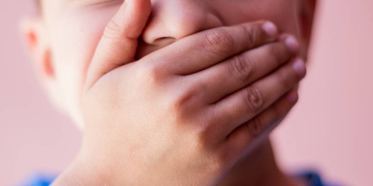 De ce mint copiii? Psihologii explică, părinții află cum reacționează