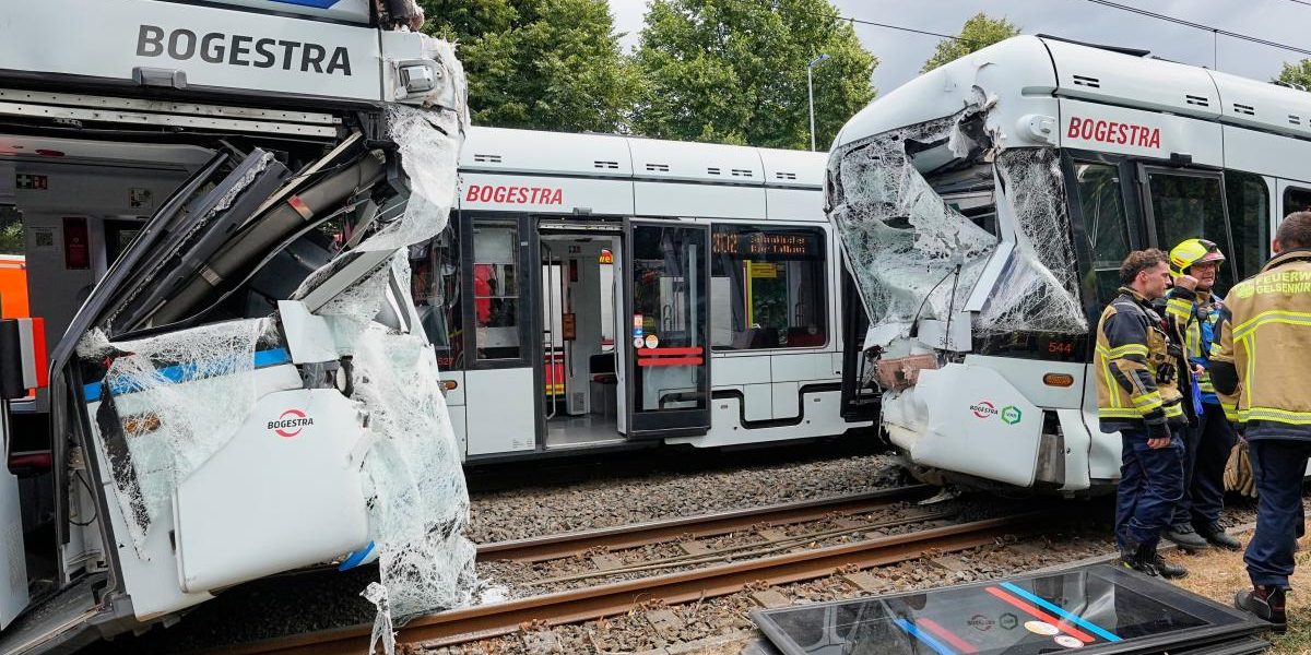 Accident grav în Germania: Două tramvaie s-au ciocnit, zeci de răniți
