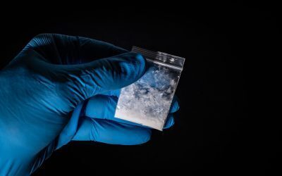 Copil de 10 ani, drogat de o rețea din Arad. 10 suspecți reținuți