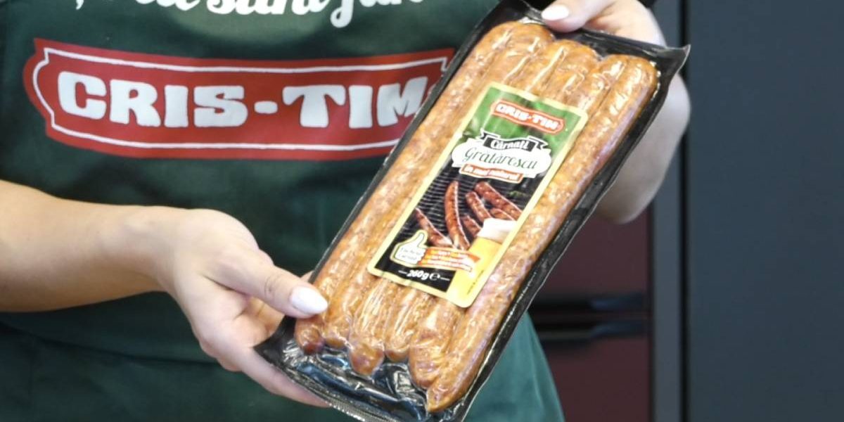 Pizza rapidă: Secretul lipiei cu Cârnați Grătărescu