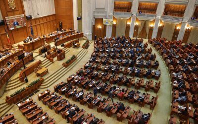 Parlamentarii își repară eroarea: Statutul angajaților din consiliile locale