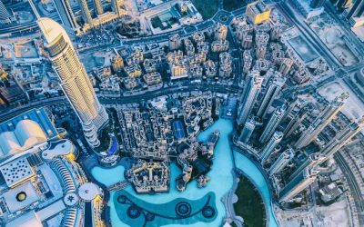 Dubai: Strada care plouă artificial în infernul verii
