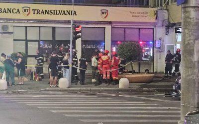 Incendiu violent în București: 20 de locatari fug din bloc