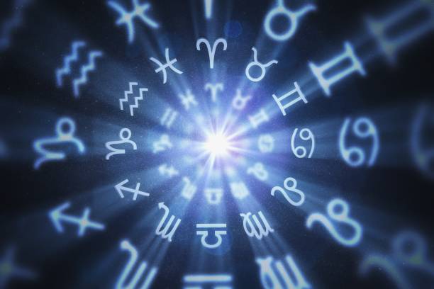 13 August: Surpriză sau nou început, horoscopul îți aduce zâmbet